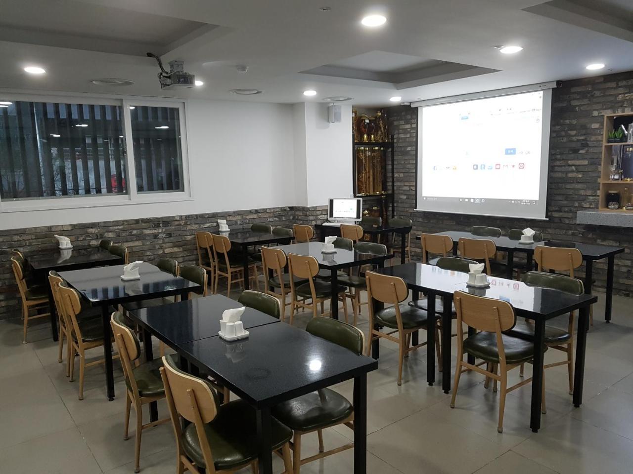 Venture Hotel Gwangju Metropolitan City Екстер'єр фото